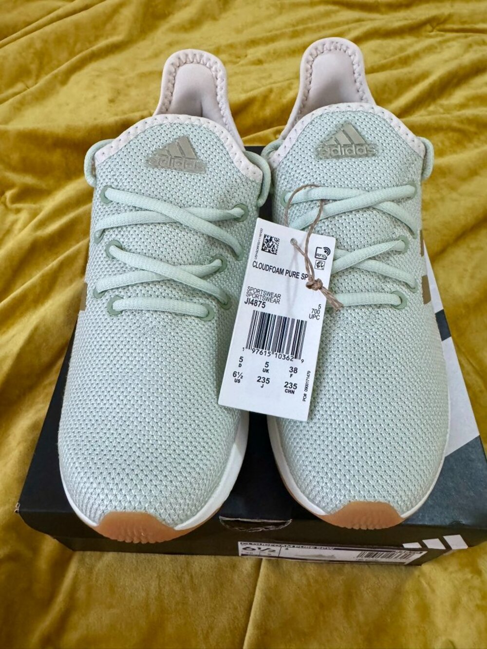 NIB Adidas Cloudfoam light minty green shoes, women's size 6.5